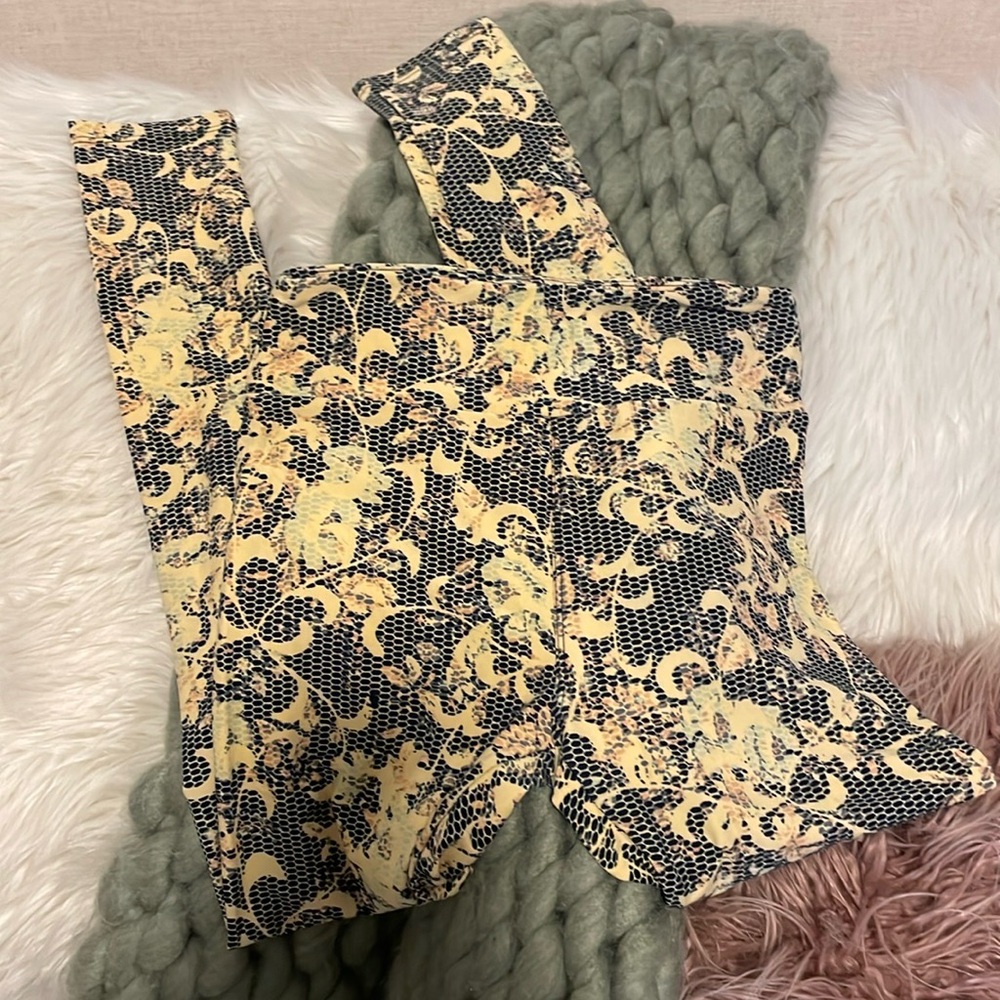 Sexy, fun & unique pattern leggings - yellow / black 🖤💛